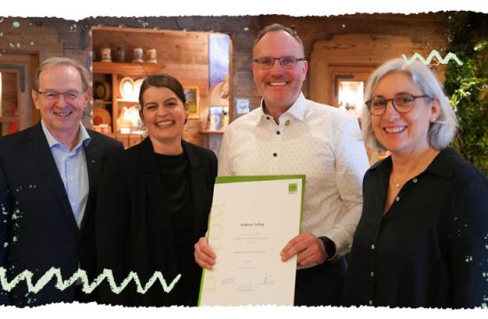 Sebastian mit Käsebrötchen