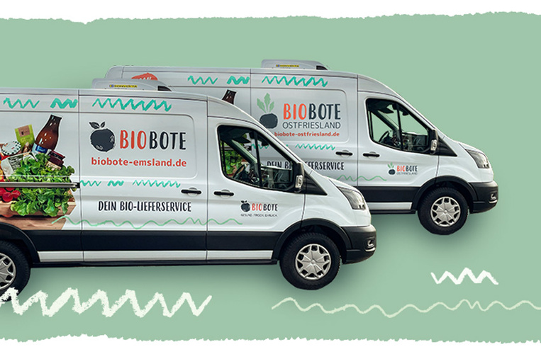 Biobote Emsland Lieferbulli und Biobote Ostfriesland Lieferbulli nebeneinander