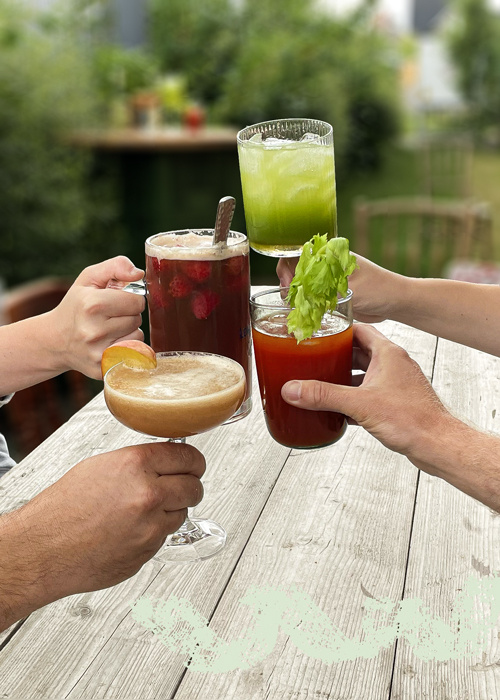 Cocktails anstoßen