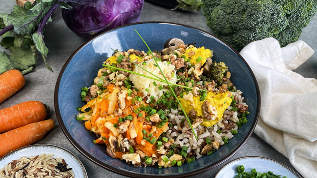 Rezeptbild für 99. Gemüsebowl mit Kurkuma Dressing (vegan)