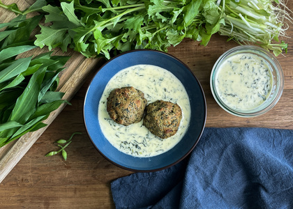 Bärlauch-Knödel mit Stielmuscreme