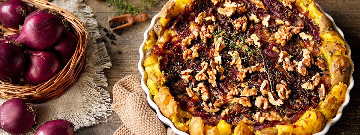 Ökokistenrezept des Monats - Kartoffelkuchen mit Balsamico-Zwiebeln