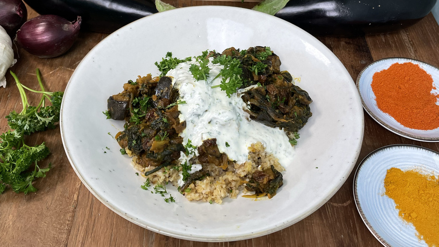 Rezeptbild für 98. Auberginen-Spinat-Bulgur mit Joghurt