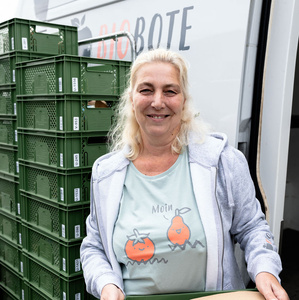 Simojne - Fahrerin beim Bioboten