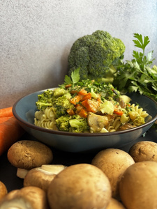 Rezept KW 18: Zucchini-Pfannkuchen mit Kokosmilch 