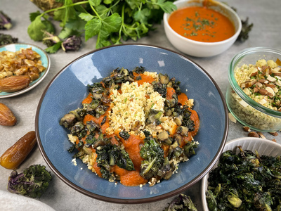 Gebackene Süßkartoffeln mit Radieschen und Flower Sprouts