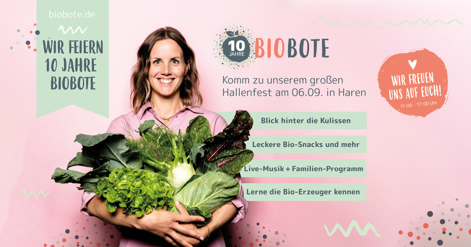 KI generiert: Frau hält Gemüse, Feier für 10 Jahre Biobote am 06.09. in Haren mit Bio-Snacks, Musik und Programm.