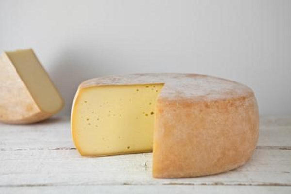 Produktfoto zu Backensholz - Deichkäse groß, 4 Monate gereift, 50% Fett i. Tr.