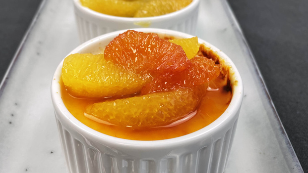 Rezeptbild für 36. Crème Brûlée mit Orangen in Karamell Gewürzsud