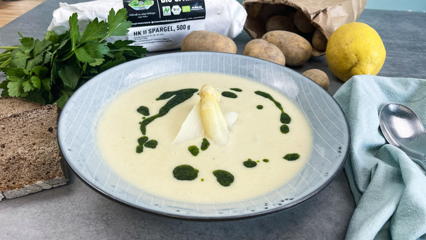 Rezeptbild für 152. Spargel Kartoffel Cremesuppe mit Petersilienöl
