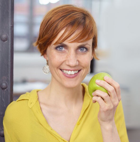 Angestellte mit Obst